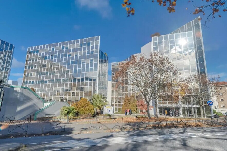 Office in Toulouse for lease - Building Photo - Image 3 of 30