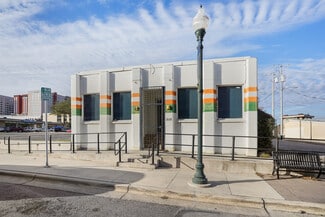 More details for 313 E Hutchison St, San Marcos, TX - Retail for Sale