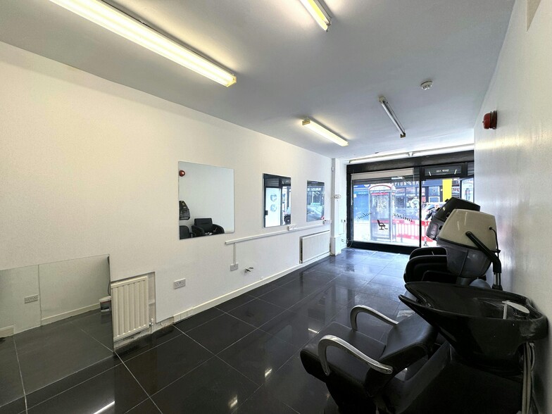 100 Stroud Green Rd, London for sale - Building Photo - Image 1 of 1