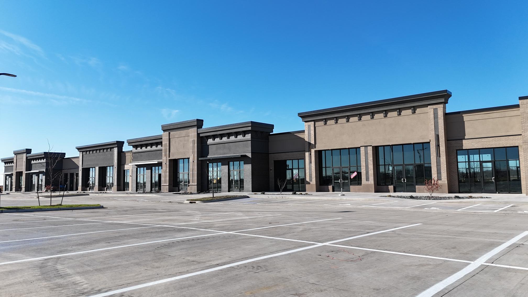 Grand Prairie PKWY, Waukee, IA for lease Building Photo- Image 1 of 9