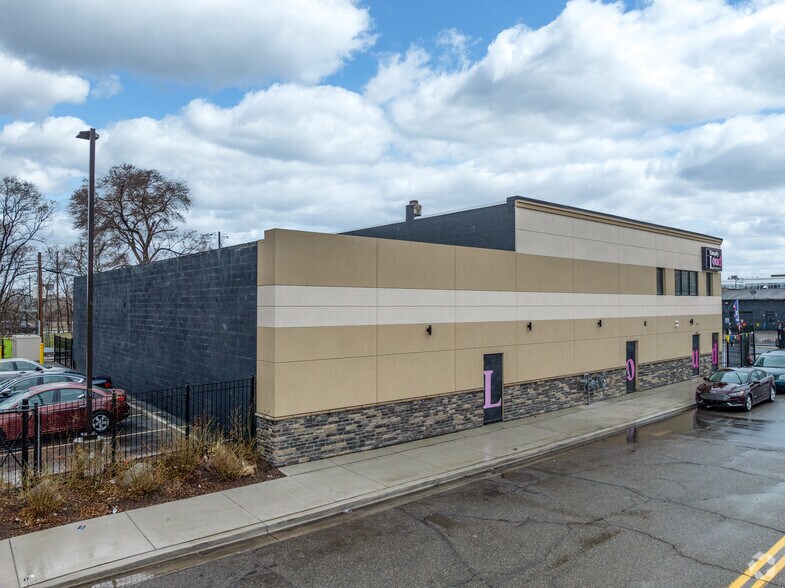 226 E Milwaukee St, Detroit, MI for sale - Building Photo - Image 1 of 1