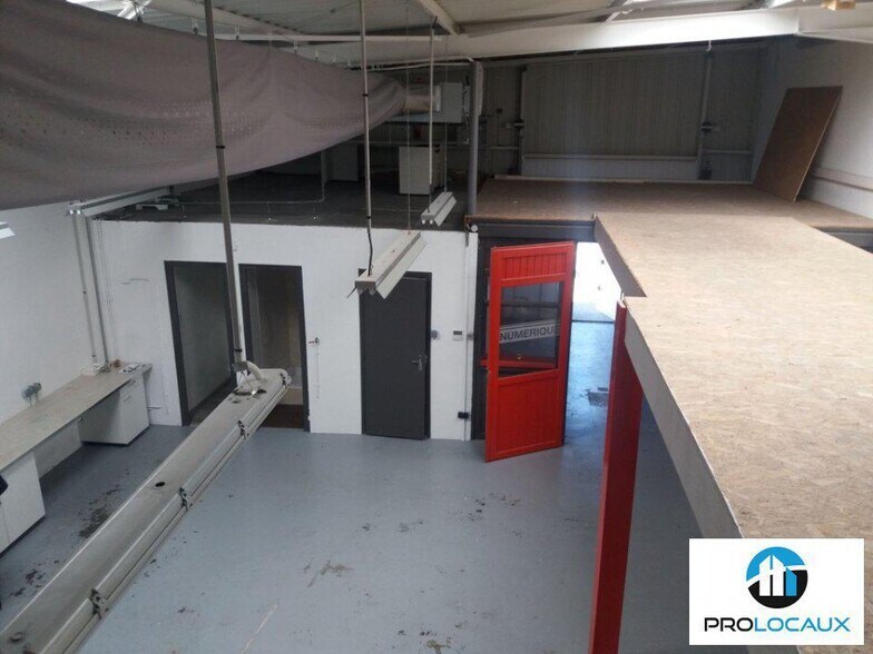 Flex in Gières for lease - Interior Photo - Image 2 of 11