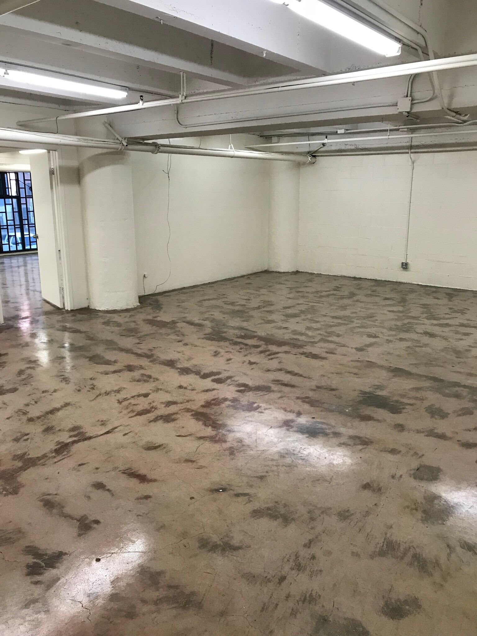 840 Santee St, Los Angeles, CA for lease Interior Photo- Image 1 of 7