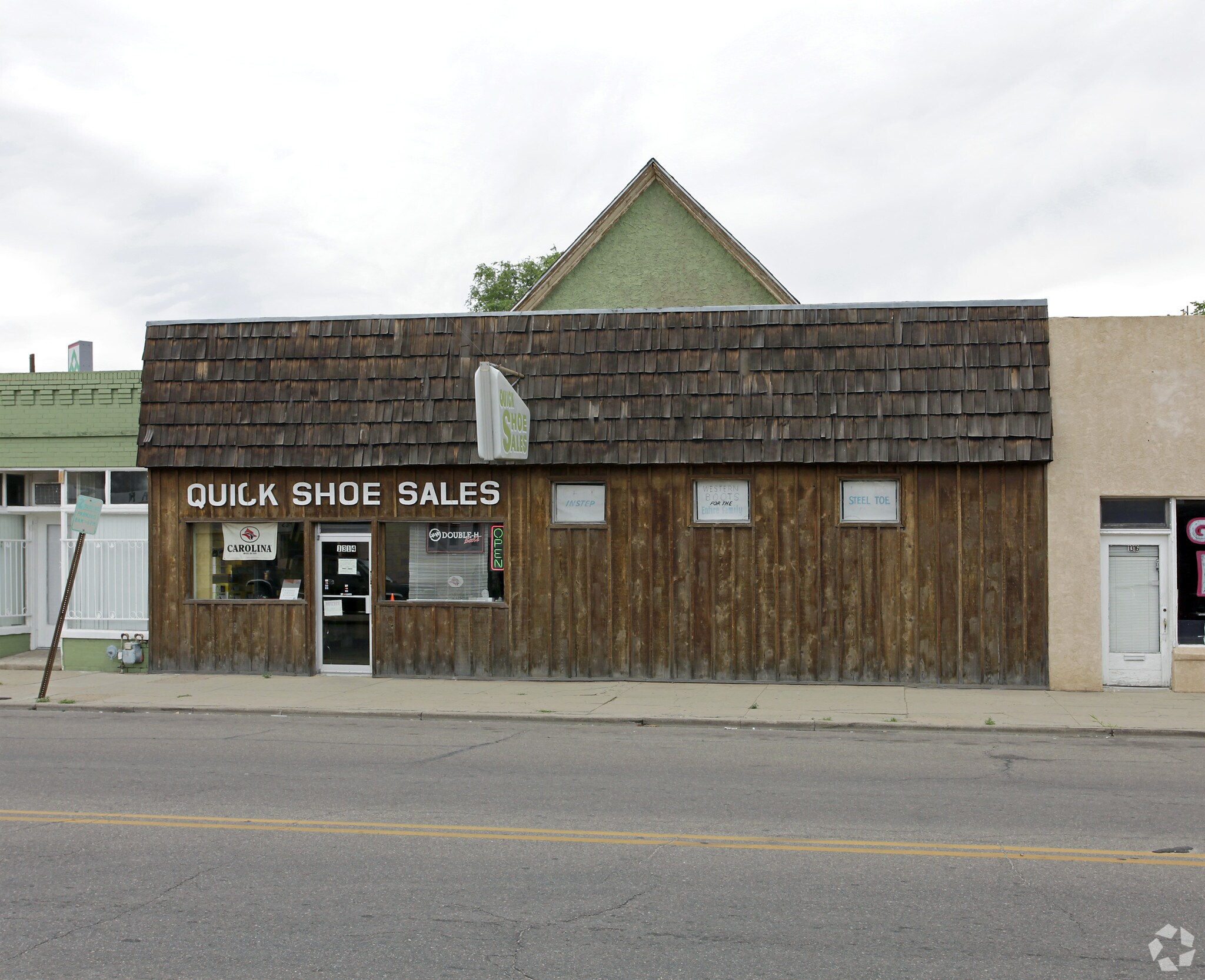 shoe stores pueblo co