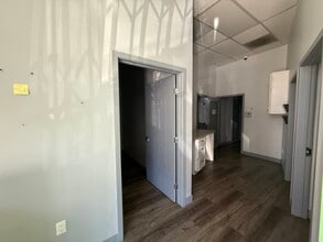 5162-5180 Wilshire Blvd, Los Angeles, CA for lease Interior Photo- Image 1 of 3