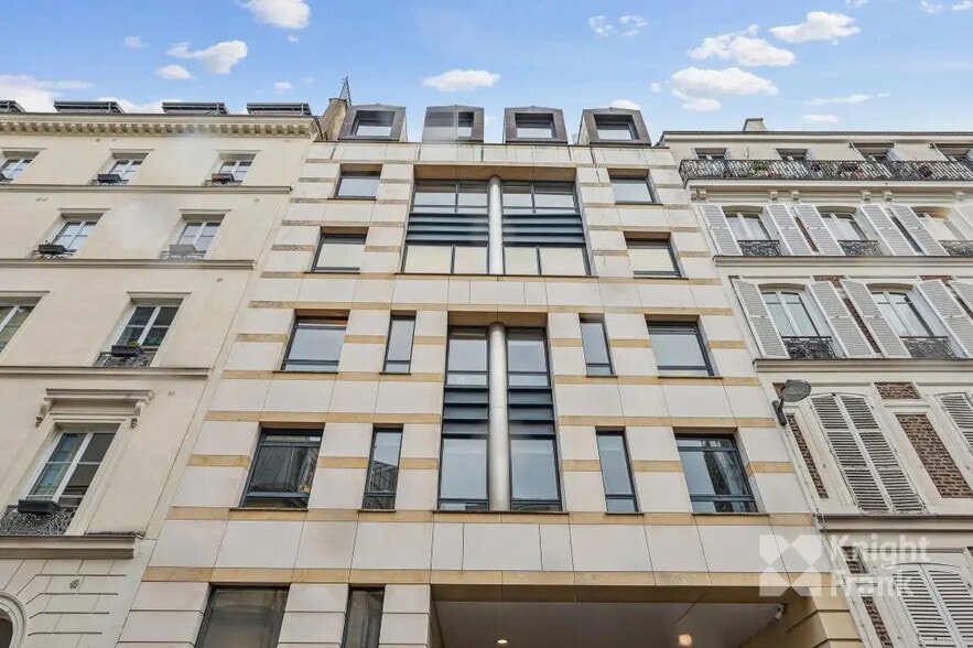 6-6 Rue Laferrière, Paris for lease - Building Photo - Image 1 of 10