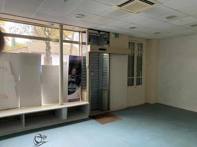 20 Rue Du Maréchal Juin, Maisons-Alfort for lease - Interior Photo - Image 3 of 3