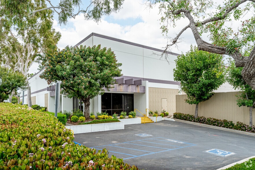 502 W Covina Blvd, San Dimas, CA for lease - Building Photo - Image 2 of 6