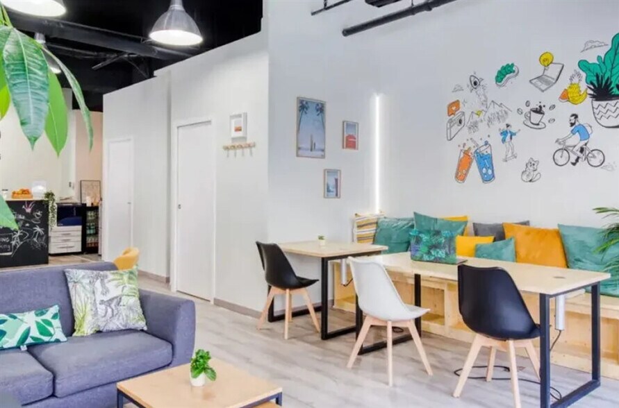 Office in Paris for lease - Building Photo - Image 2 of 5