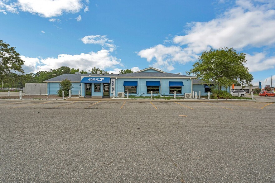 1520 N Wesleyan Blvd, Rocky Mount, NC for sale - Building Photo - Image 2 of 5