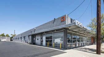 Oxnard Street Industrial Park - Warehouse