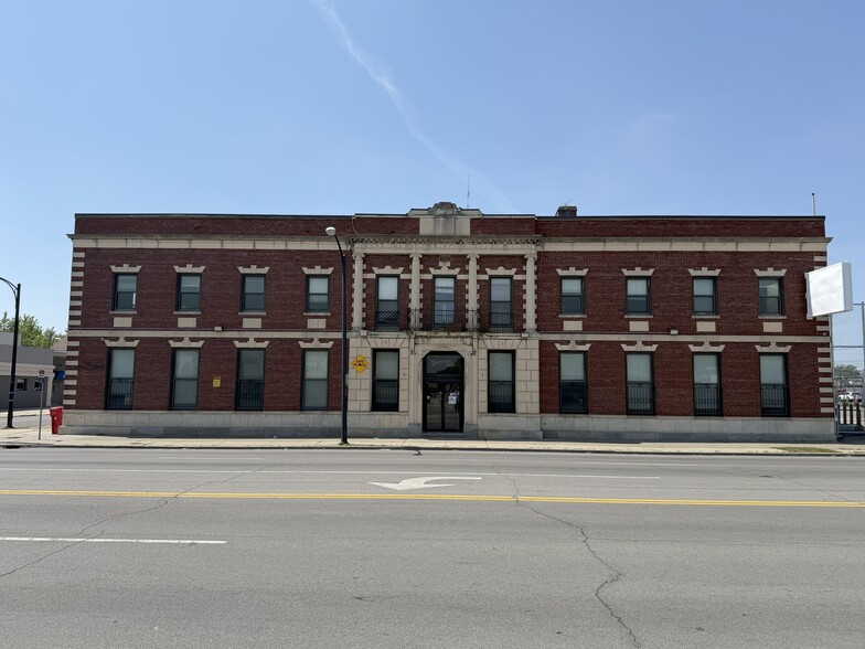 2564 Delaware Ave, Buffalo, NY for sale - Building Photo - Image 2 of 10