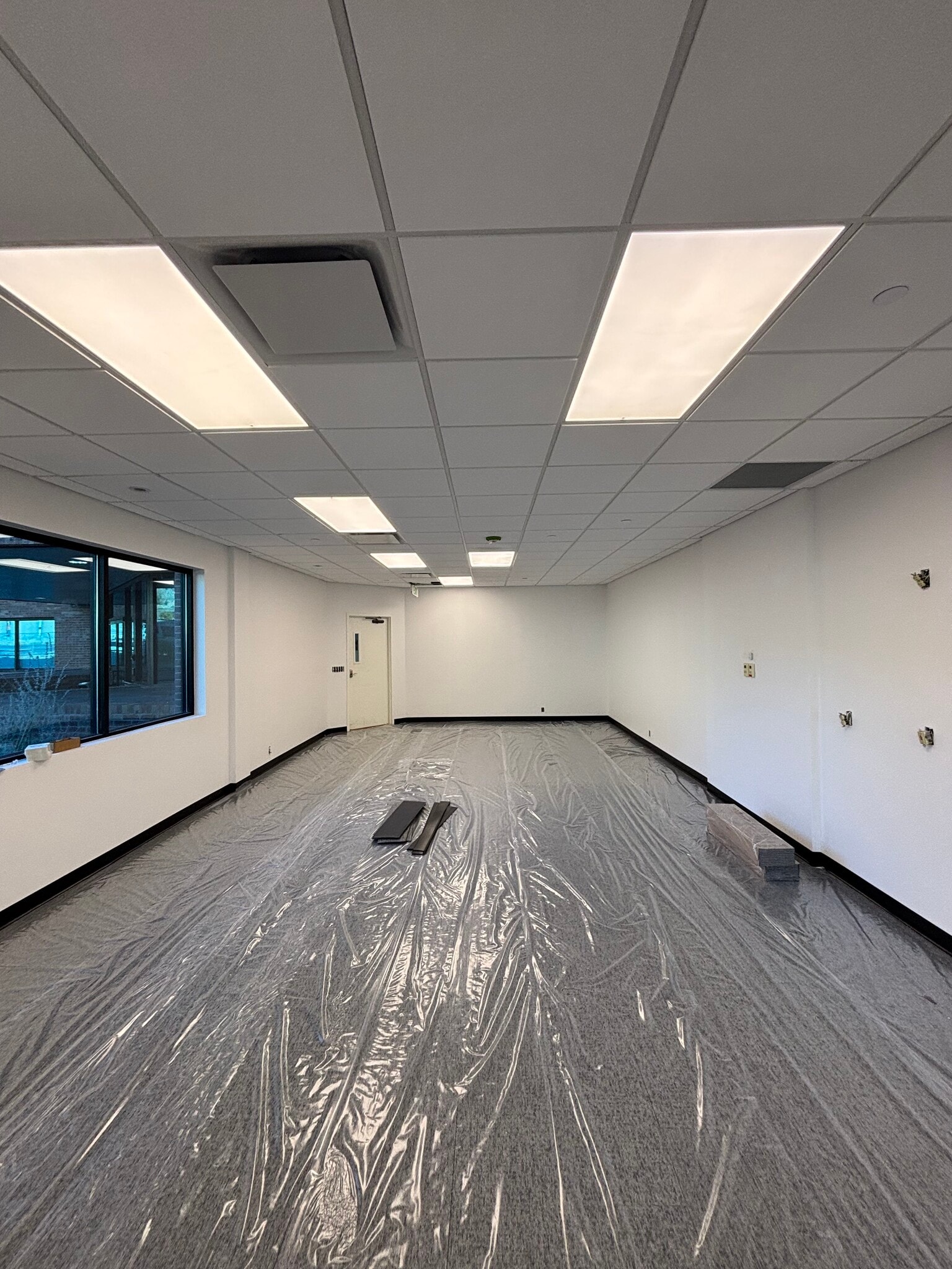 201 Centennial St, Glenwood Springs, CO for lease Interior Photo- Image 1 of 10