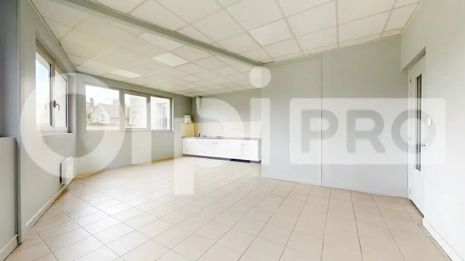 Retail in Soissons for lease - Interior Photo - Image 3 of 7