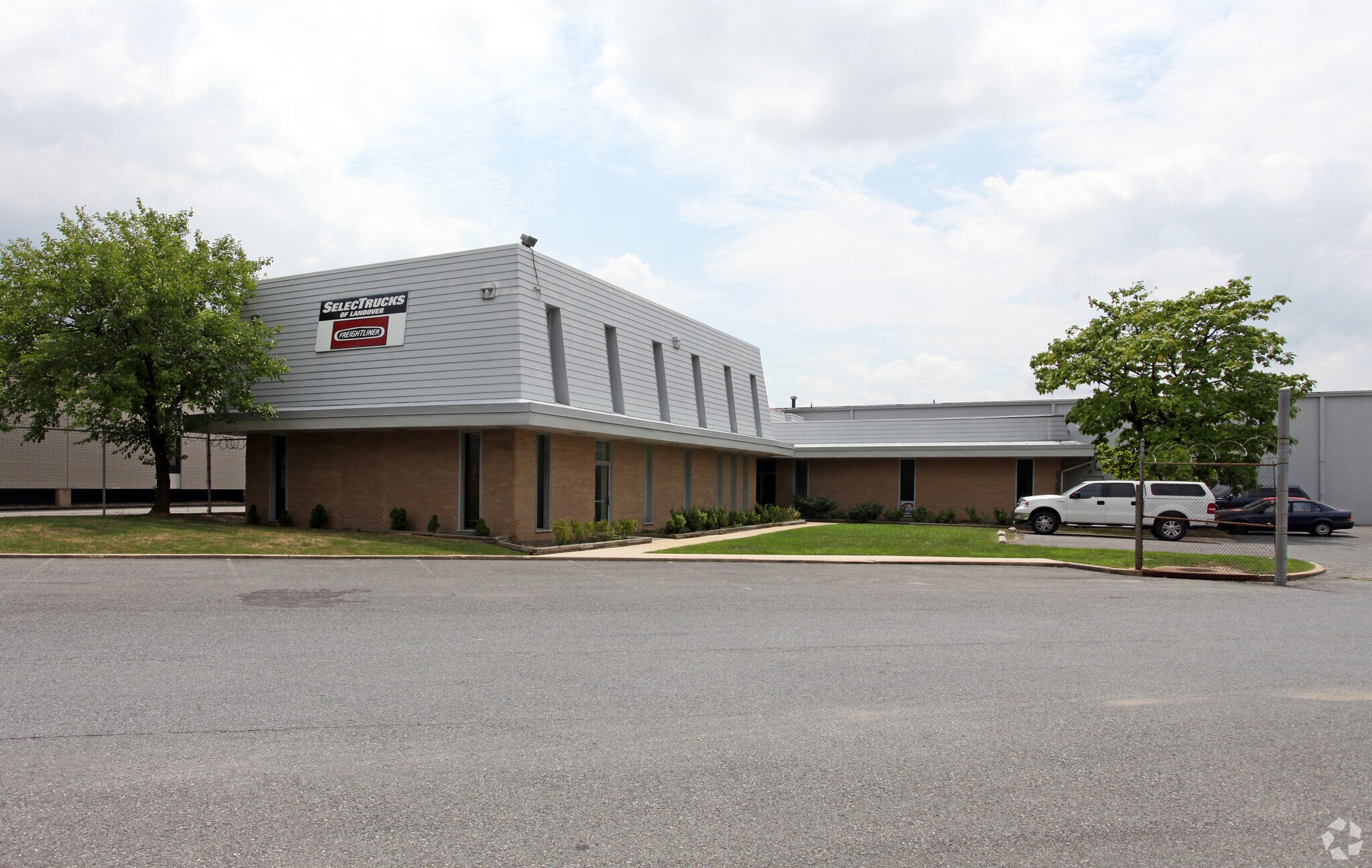 8121 Ardwick Ardmore Rd, Landover, MD for sale Primary Photo- Image 1 of 1