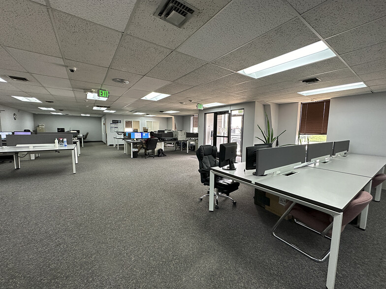 10885 E 51st Ave, Denver, CO for sale - Interior Photo - Image 2 of 6