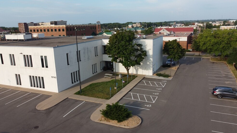 9740 Grand Ave S, Minneapolis, MN for lease - Commercial Listing Video - Image 2 of 22