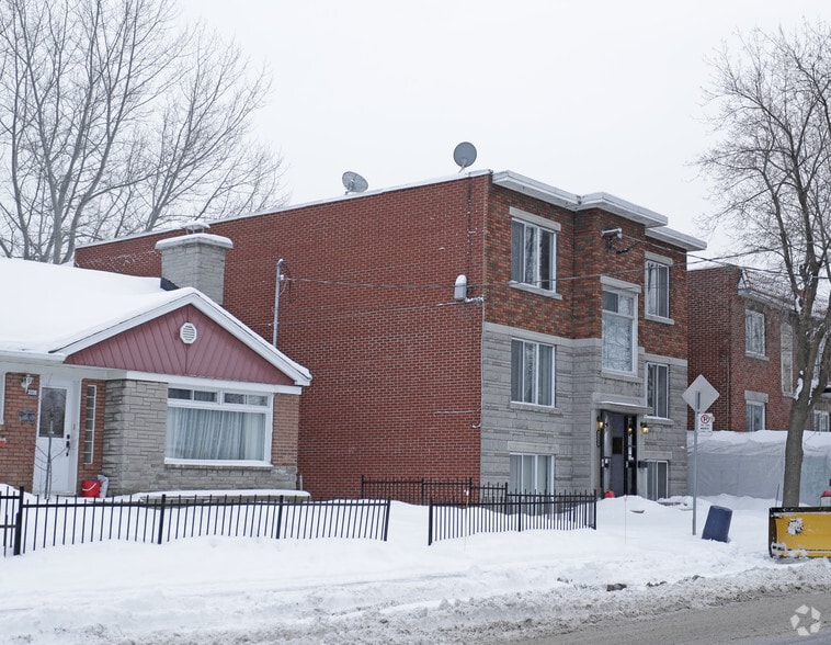 3320 Rue Prieur E, Montréal, QC for sale - Primary Photo - Image 1 of 2