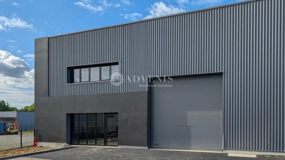 Flex in Miniac-Morvan for lease Building Photo- Image 1 of 9