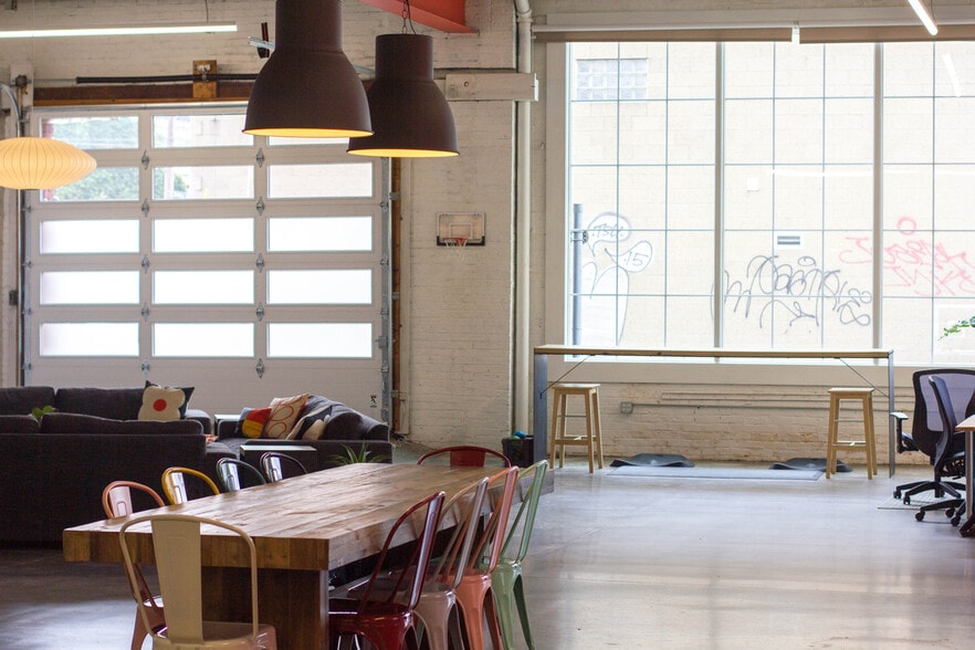 6601 Hamilton Ave, Pittsburgh, PA for lease - Interior Photo - Image 1 of 12