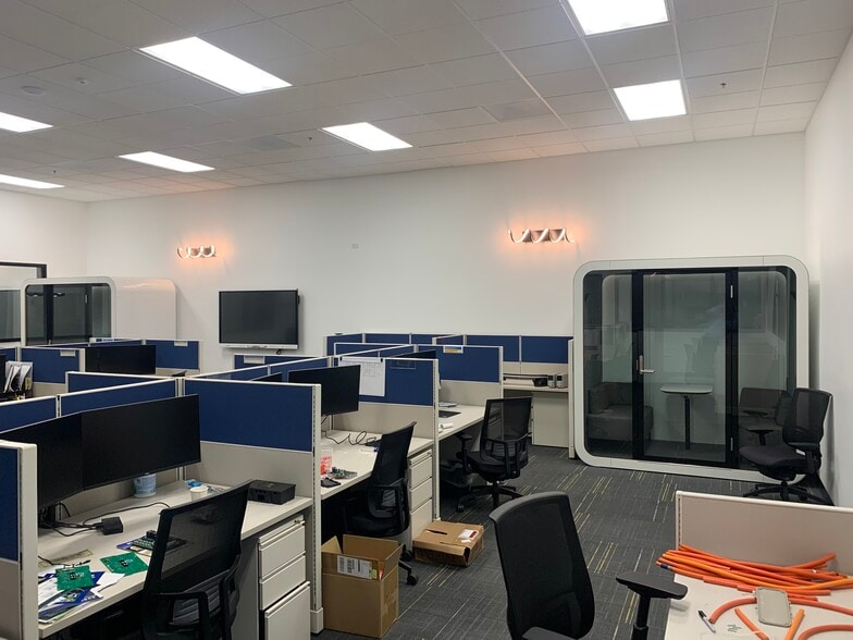 5600 Earhart Ct, Windsor, CA for sale - Interior Photo - Image 3 of 17