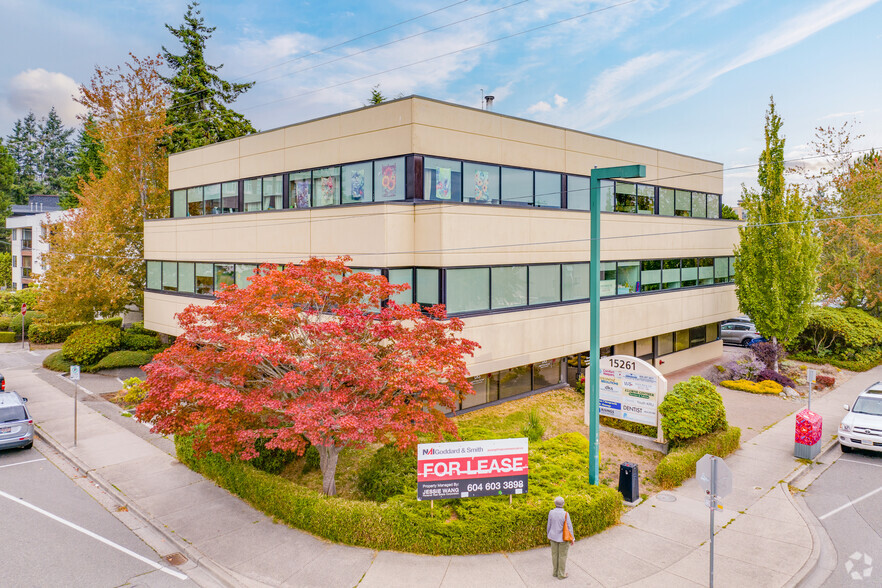 15261 Russel Ave, White Rock, BC for lease - Primary Photo - Image 1 of 6