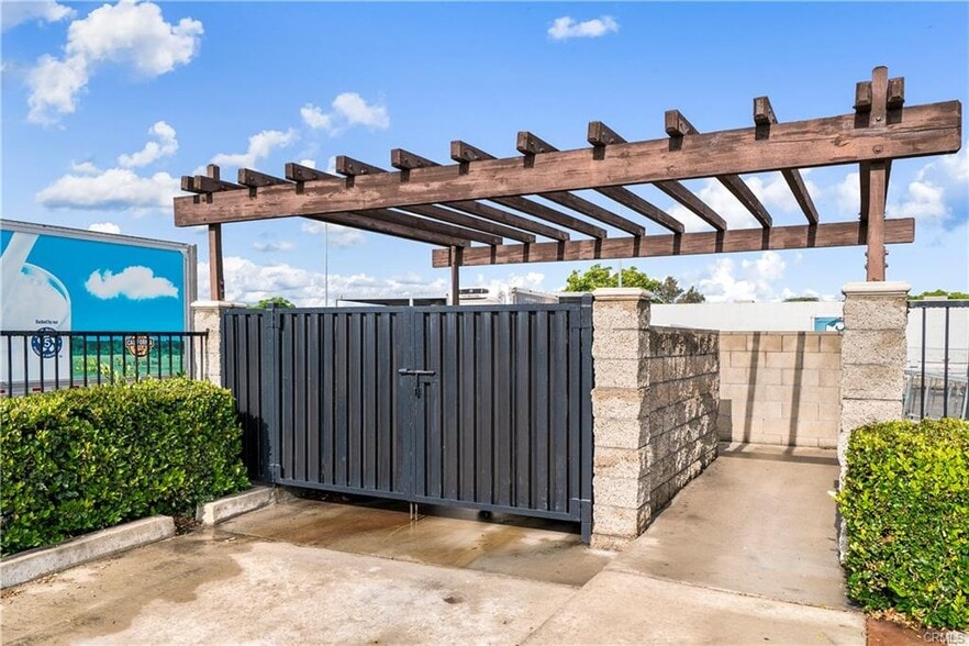 26897 Baseline St, Highland, CA for lease - Building Photo - Image 3 of 17