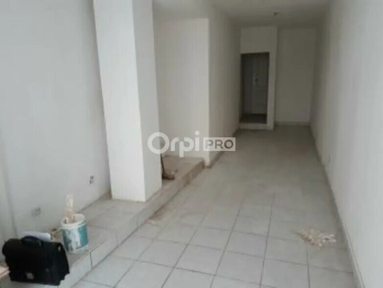 Retail in Montluçon for lease - Building Photo - Image 2 of 4