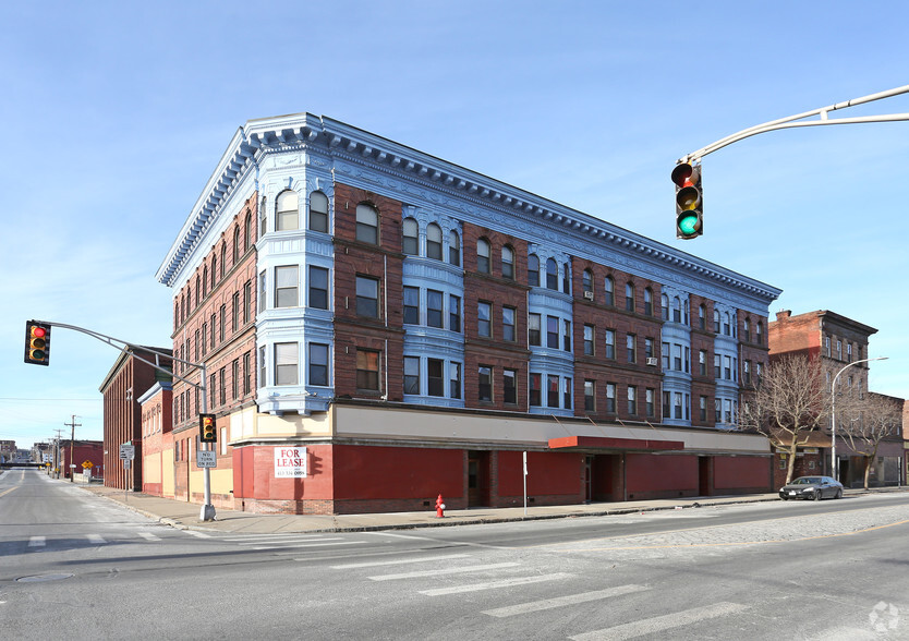 449-461 Main St, Holyoke, MA for sale - Primary Photo - Image 1 of 1