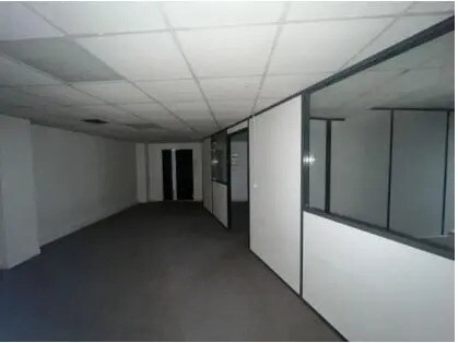 Office in Rosny-sous-Bois for lease - Building Photo - Image 1 of 5