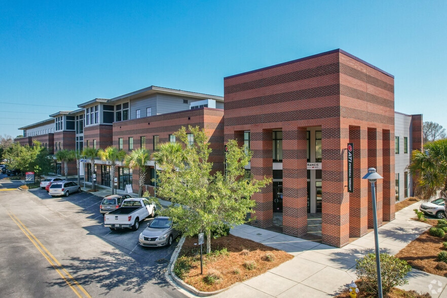 325 Folly Rd, Charleston, SC for sale - Building Photo - Image 1 of 1