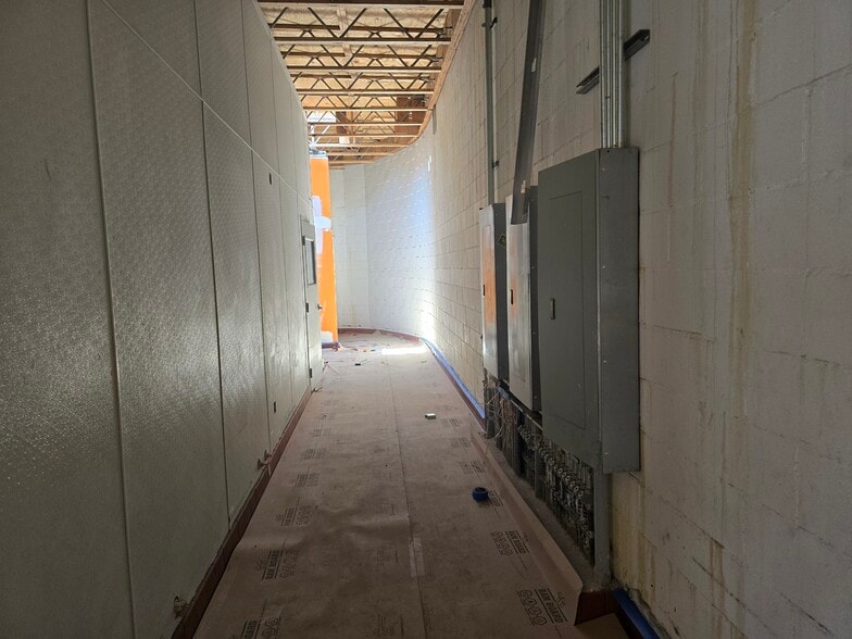 5816 S Western Ave, Los Angeles, CA for sale - Building Photo - Image 2 of 4