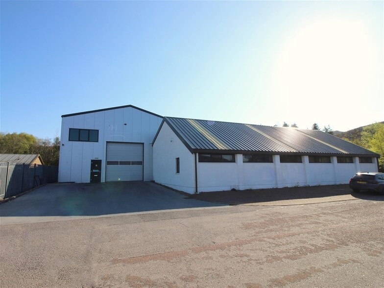 Units 123 Industrial Unit Ullapool, Ullapool for sale - Building Photo - Image 2 of 27