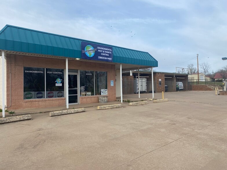 2015 SW D Ave, Lawton, OK for sale - Building Photo - Image 1 of 16