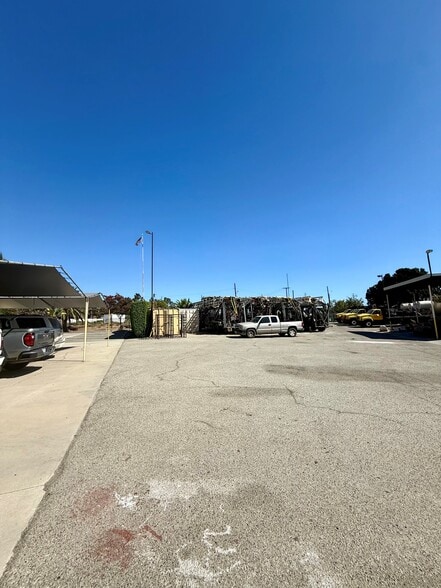 2109 Gundry Ave, Signal Hill, CA for sale - Building Photo - Image 2 of 9