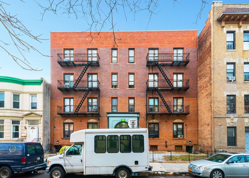 330 E 22nd St, Brooklyn, NY for sale - Building Photo - Image 1 of 1