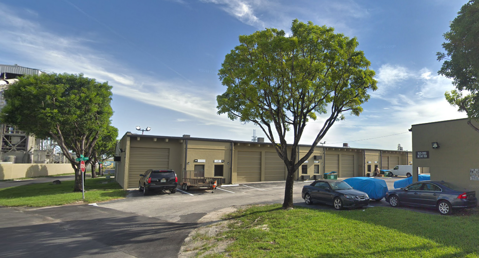 1990 NE 149th St, North Miami, FL for lease - Building Photo - Image 1 of 2