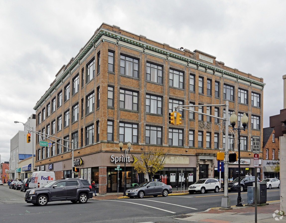 173175 Smith St, Perth Amboy, NJ 08861