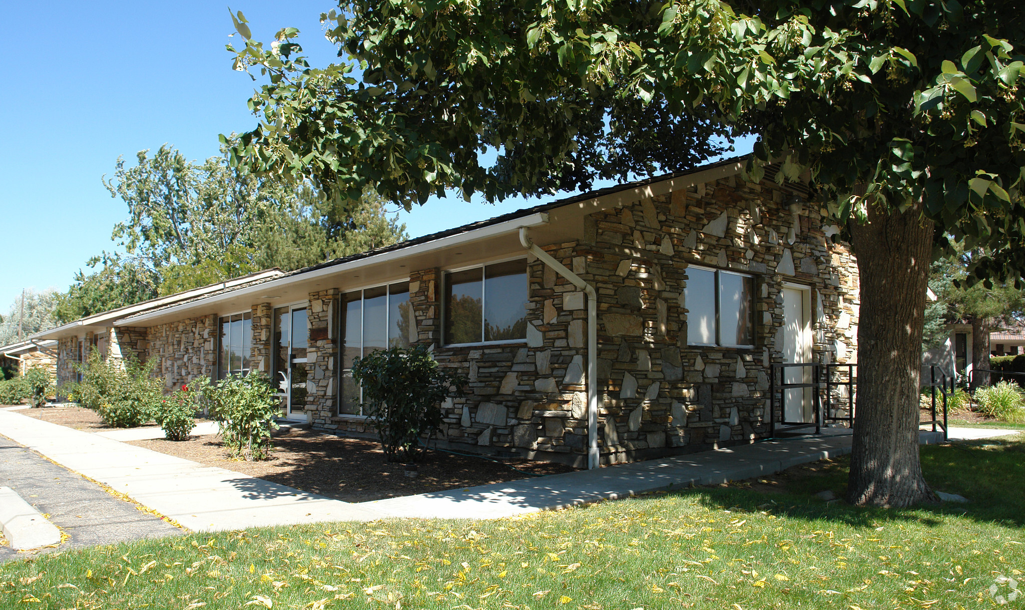 2036 N Cole Rd, Boise, ID for sale Primary Photo- Image 1 of 1