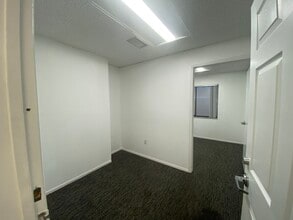 4301 32nd St, Bradenton, FL for lease Interior Photo- Image 1 of 10