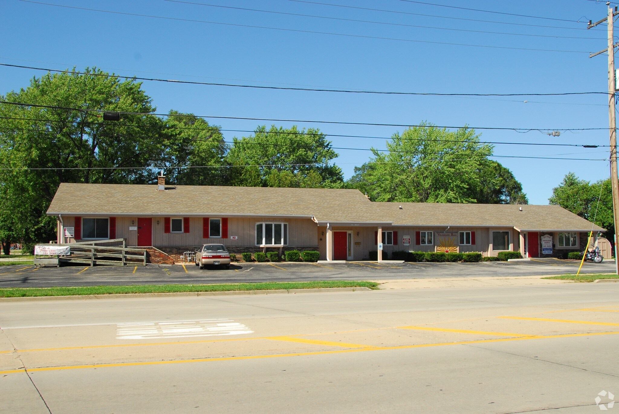 S30W24784 Sunset Dr, Waukesha, WI 53189 Retail for Sale