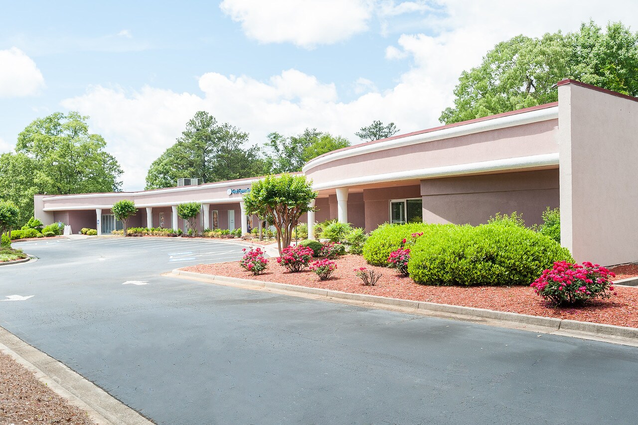 425 Forest Pkwy, Forest Park, GA for sale Primary Photo- Image 1 of 1