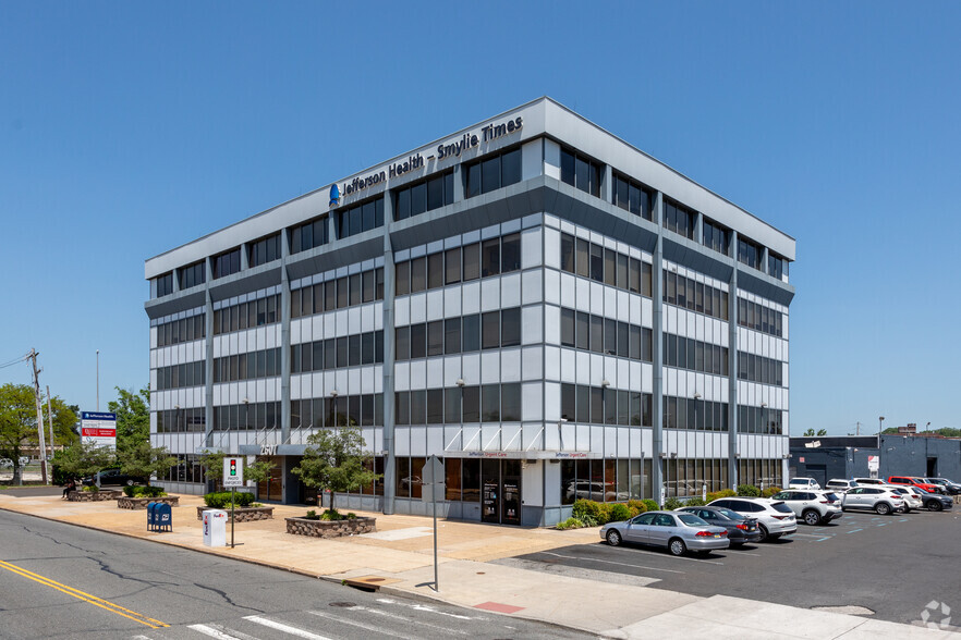 8001 Roosevelt Blvd, Philadelphia, PA for lease - Primary Photo - Image 1 of 13