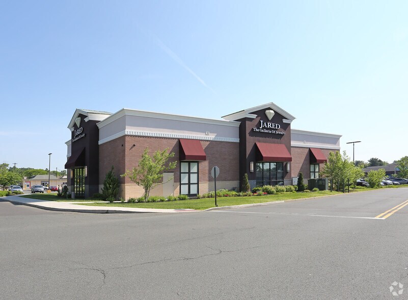 1505 New Britain Ave, West Hartford, CT for sale - Building Photo - Image 1 of 1