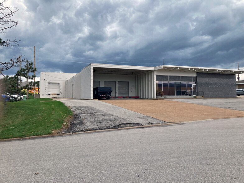 1201 Research Blvd, Creve Coeur, MO for lease - Building Photo - Image 2 of 7