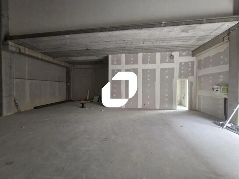 Flex in Serris for sale - Building Photo - Image 1 of 3