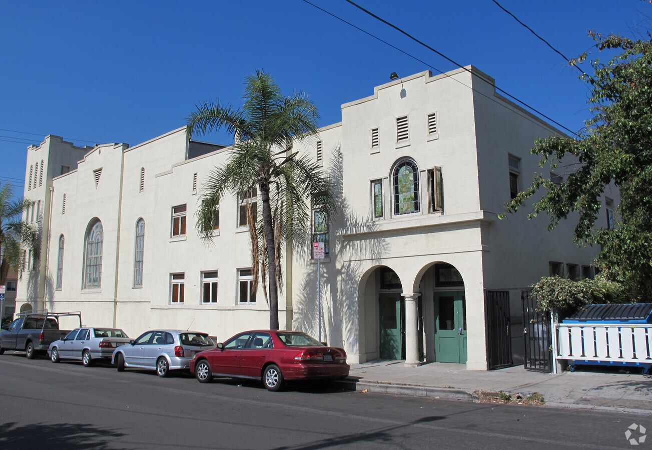 4609 Prospect Ave, Los Angeles, CA 90027