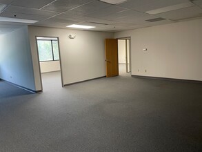 50 W TechneCenter Dr, Milford, OH for lease Interior Photo- Image 1 of 5