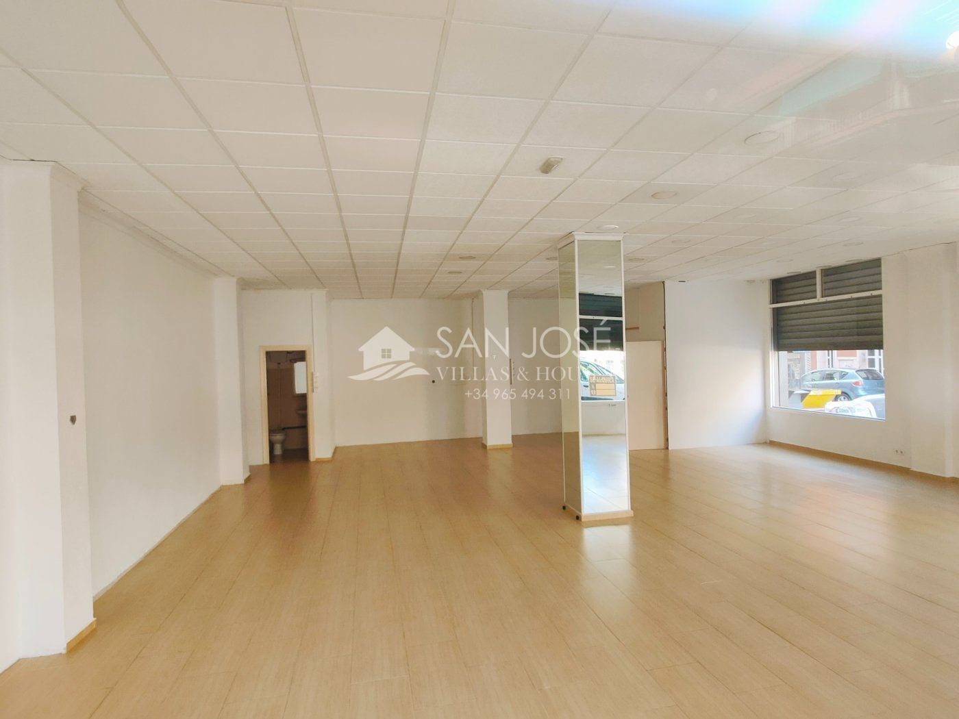 Retail in Alicante for lease Building Photo- Image 1 of 8