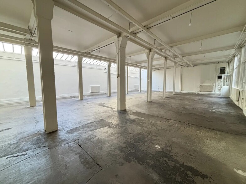 5 Rue Jules Vallès, Paris for lease - Interior Photo - Image 3 of 10